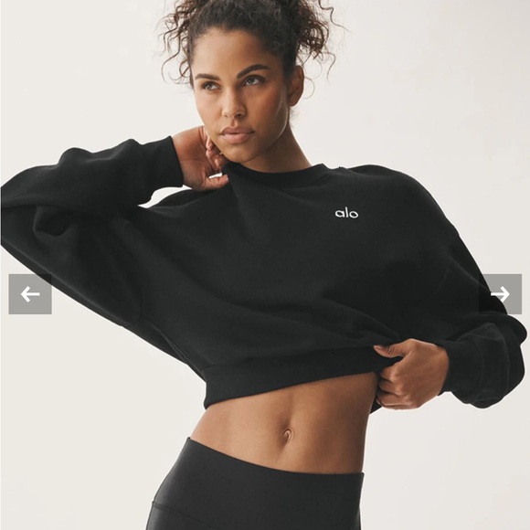 ALO Yoga Tops - ALO Yoga Women's Black Cropped Crewneck Sweatshirt